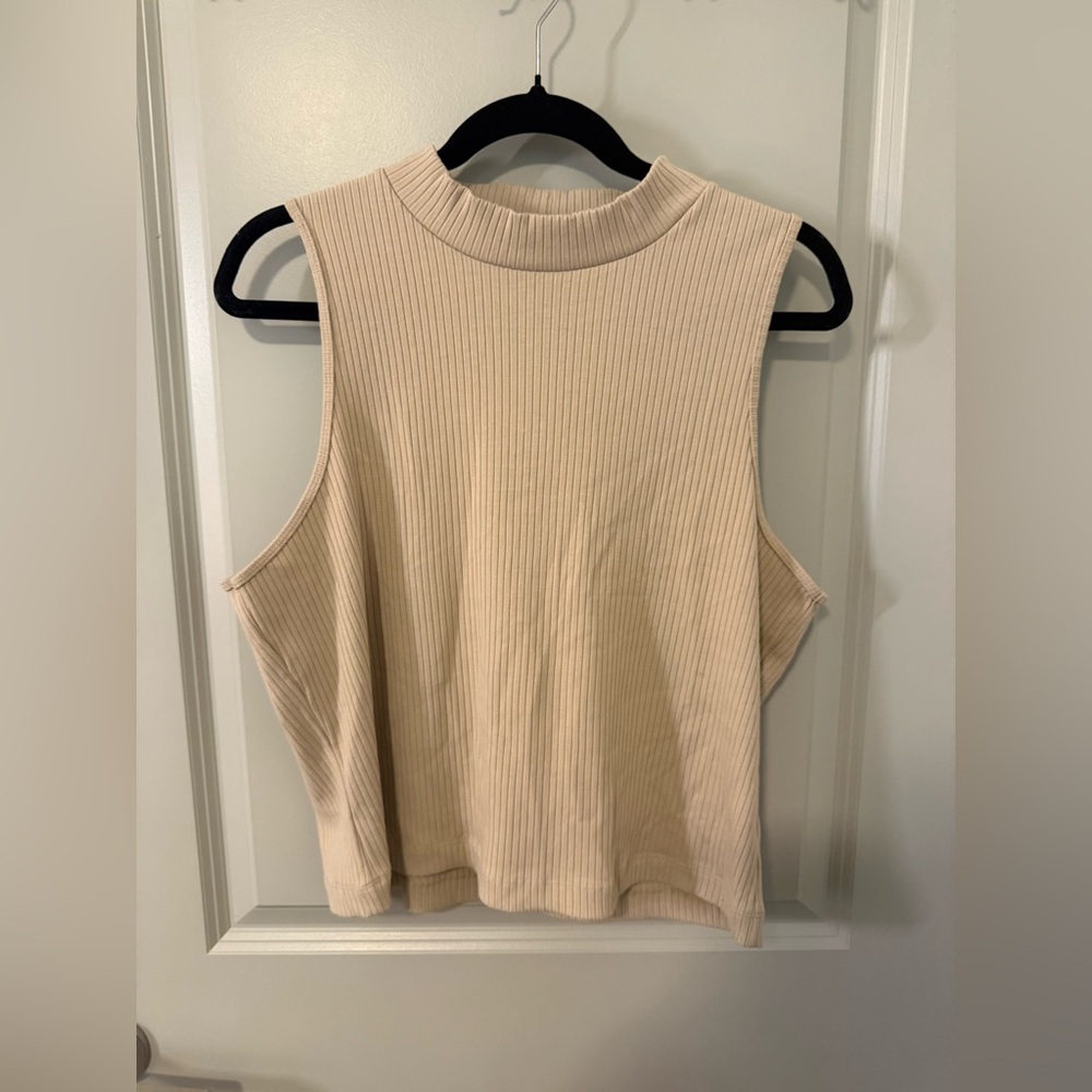 🧸 ADORABLE 🧸 Old Navy Ribbed Tan Tank Top
